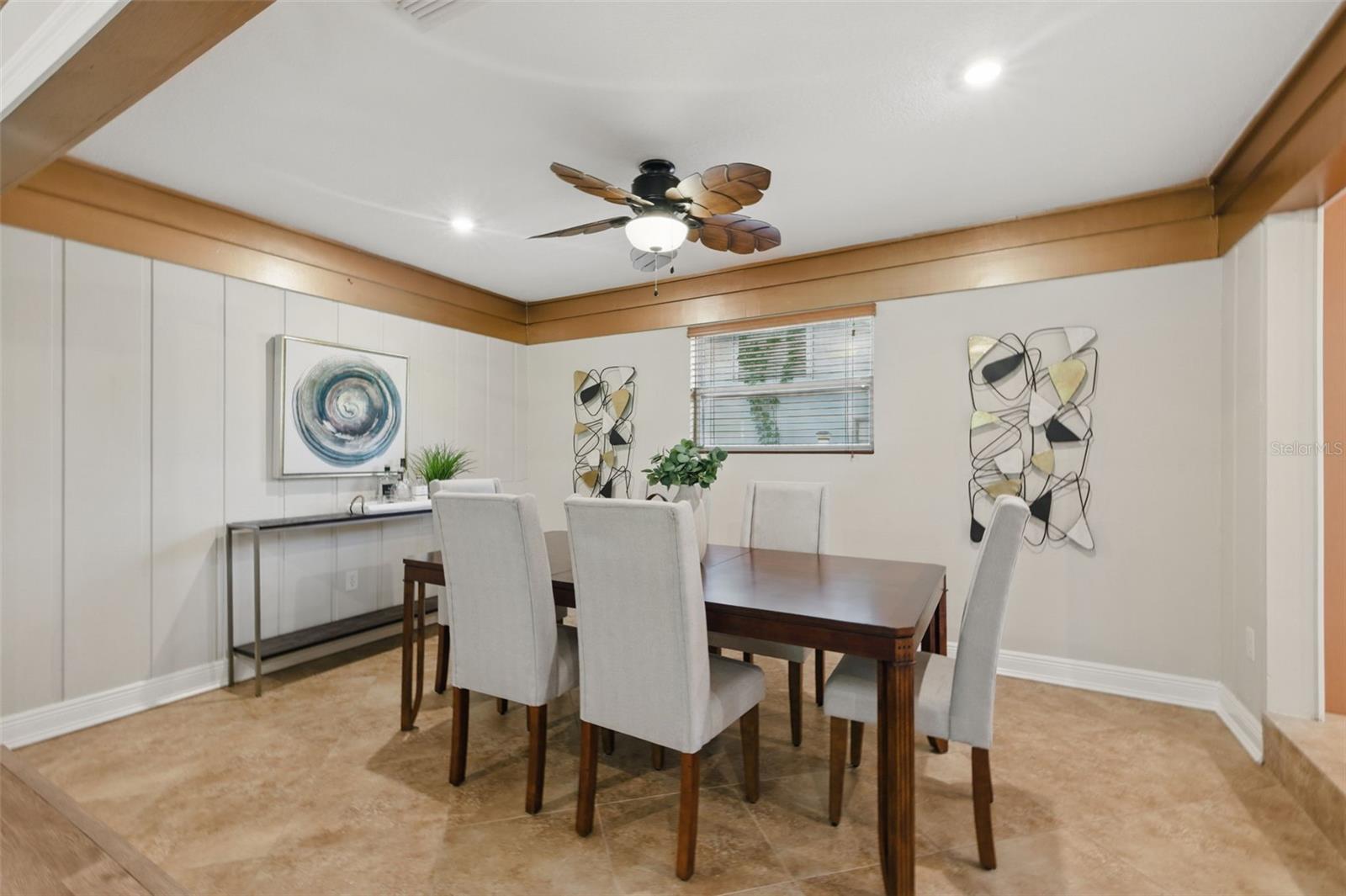 Listing photo id 13 for 4926 Camellia Way S