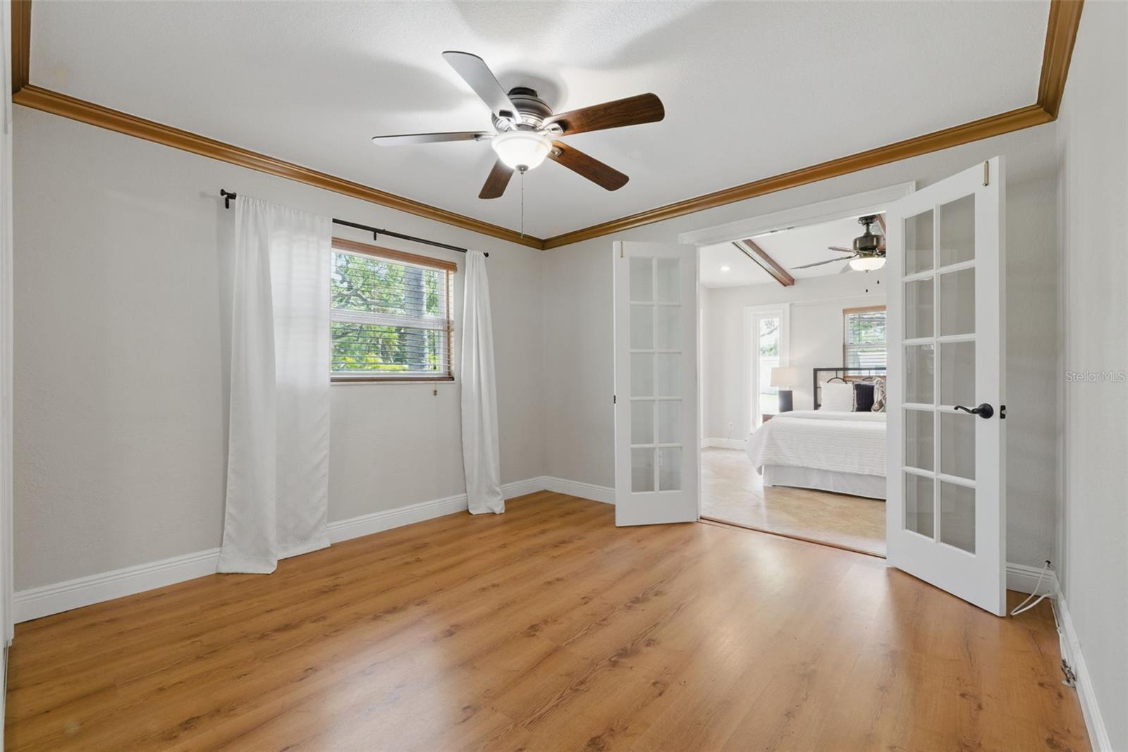 Listing photo id 23 for 4926 Camellia Way S