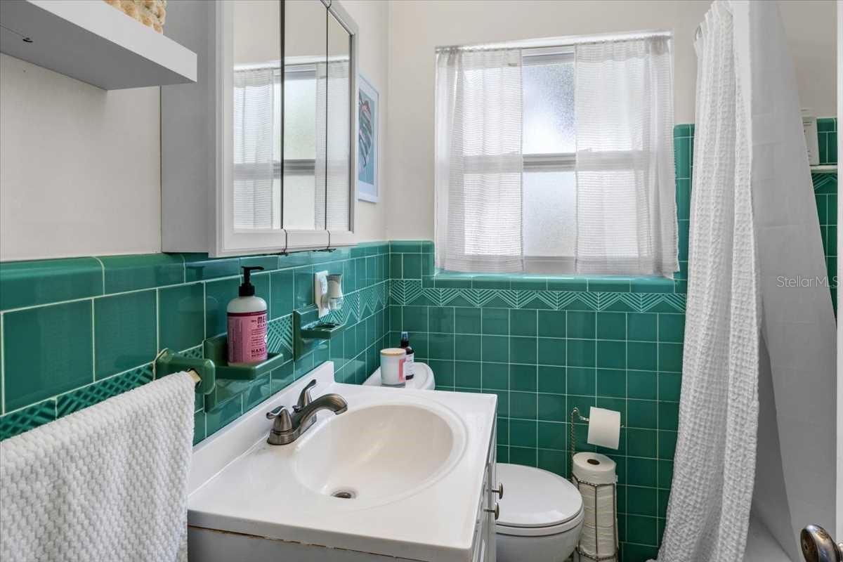 Image 30 of 36 For 6453 5th Avenue N