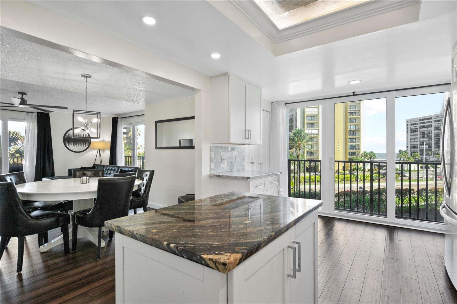 Image 15 of 41 For 1501 Gulf Boulevard 201