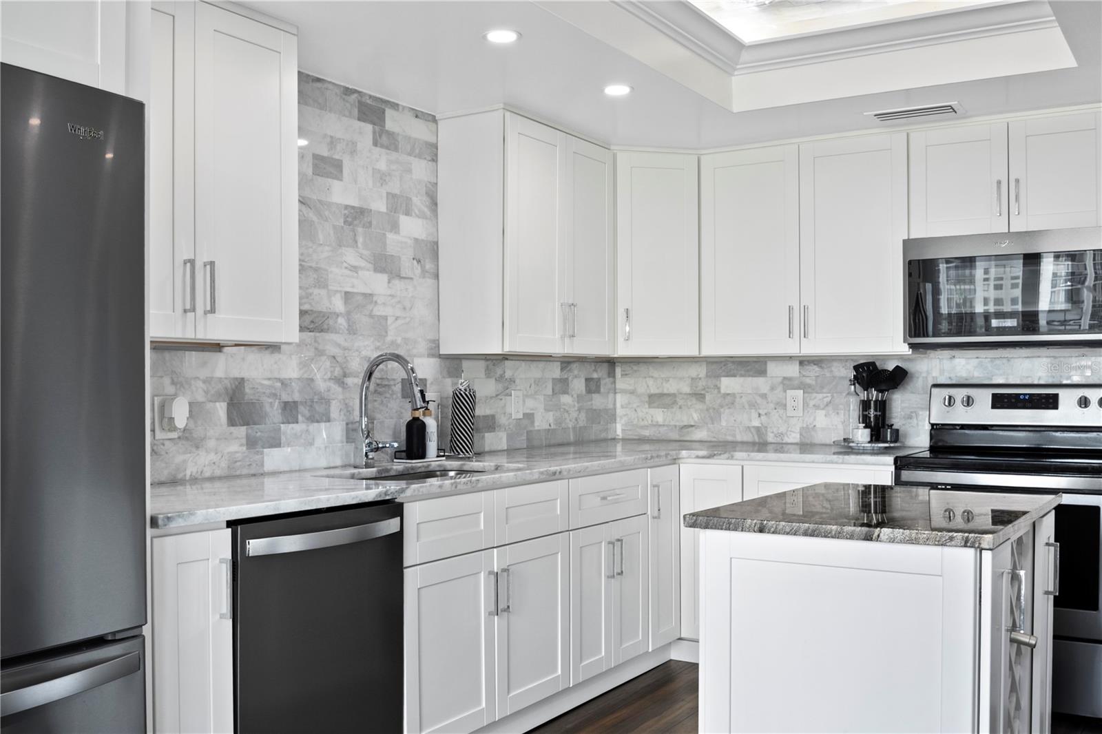Image 16 of 41 For 1501 Gulf Boulevard 201