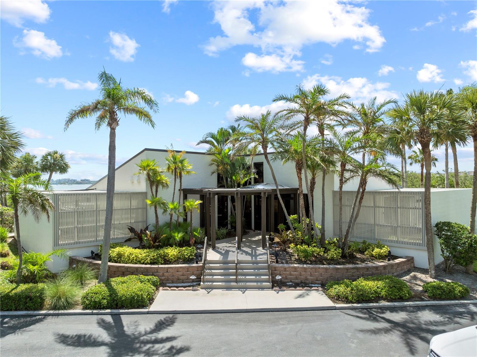 Image 33 of 41 For 1501 Gulf Boulevard 201