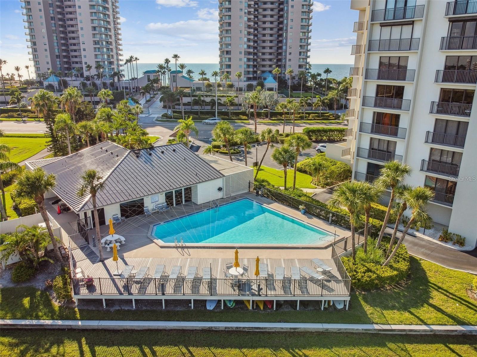 Image 34 of 41 For 1501 Gulf Boulevard 201