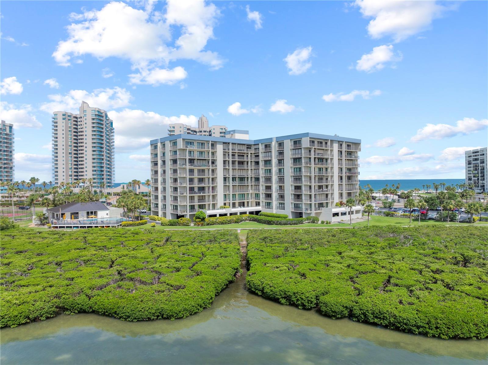 Image 36 of 41 For 1501 Gulf Boulevard 201