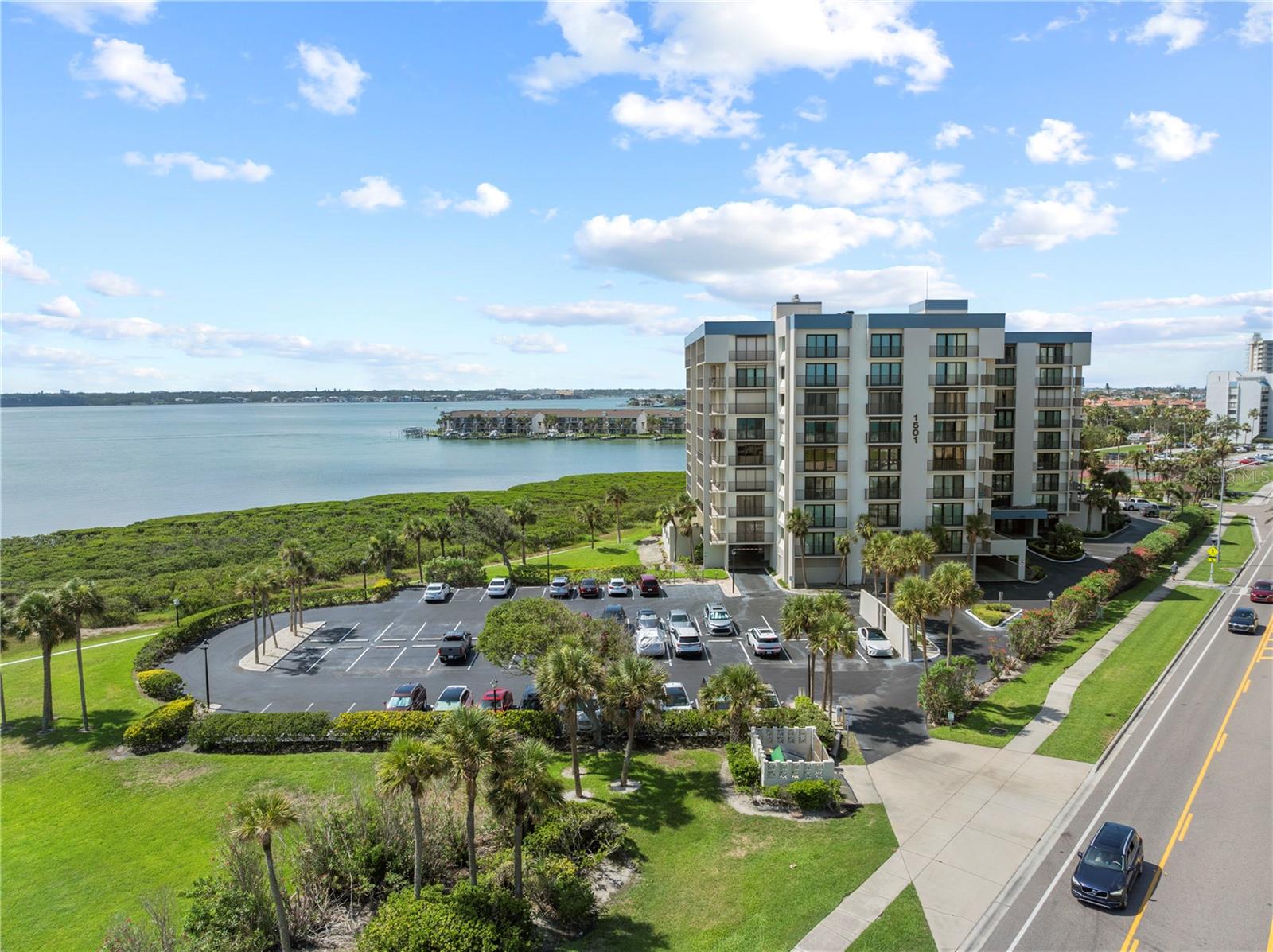 Image 37 of 41 For 1501 Gulf Boulevard 201