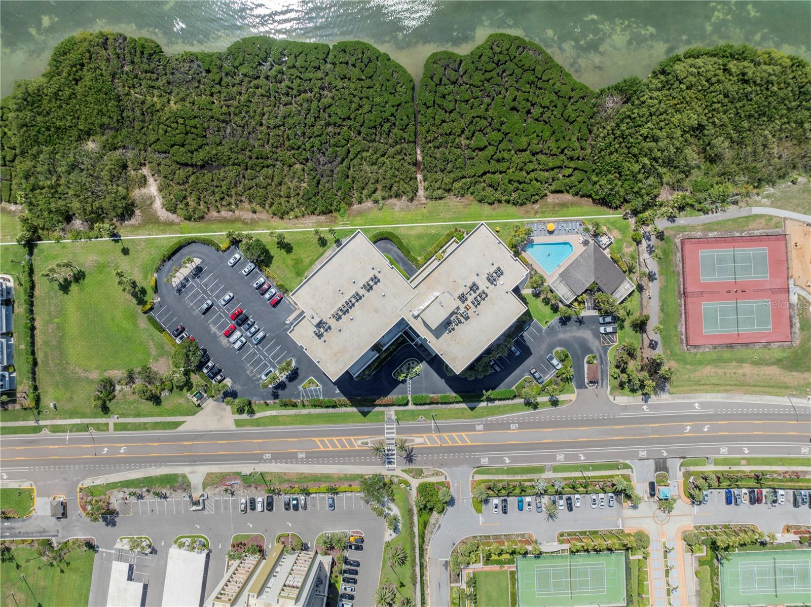 Image 39 of 41 For 1501 Gulf Boulevard 201