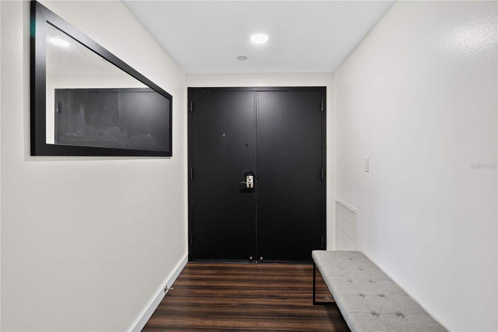 Image 5 of 41 For 1501 Gulf Boulevard 201