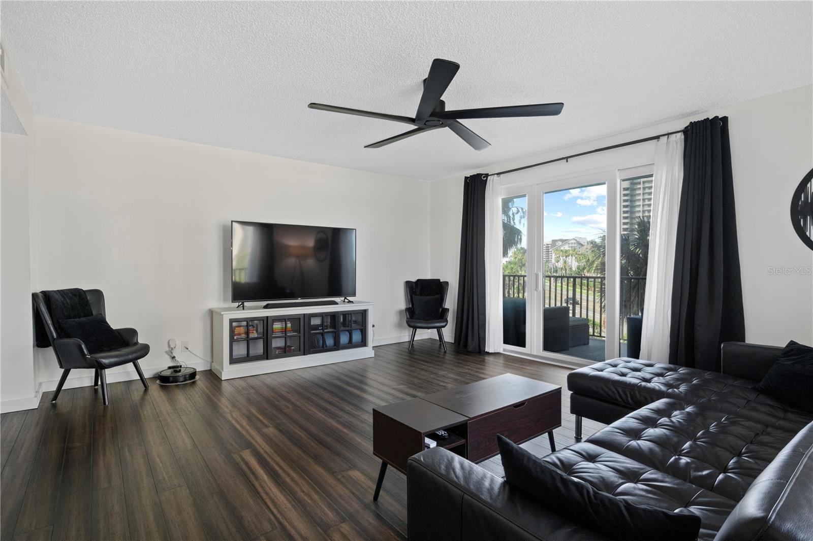 Image 7 of 41 For 1501 Gulf Boulevard 201