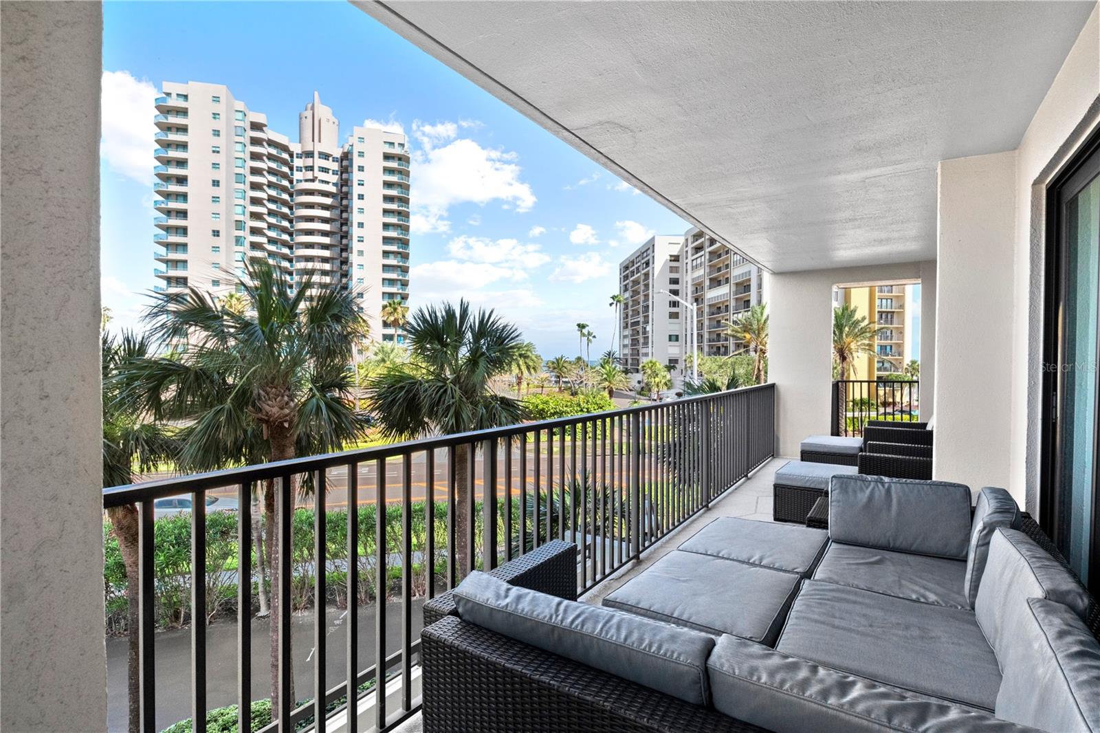 Image 9 of 41 For 1501 Gulf Boulevard 201