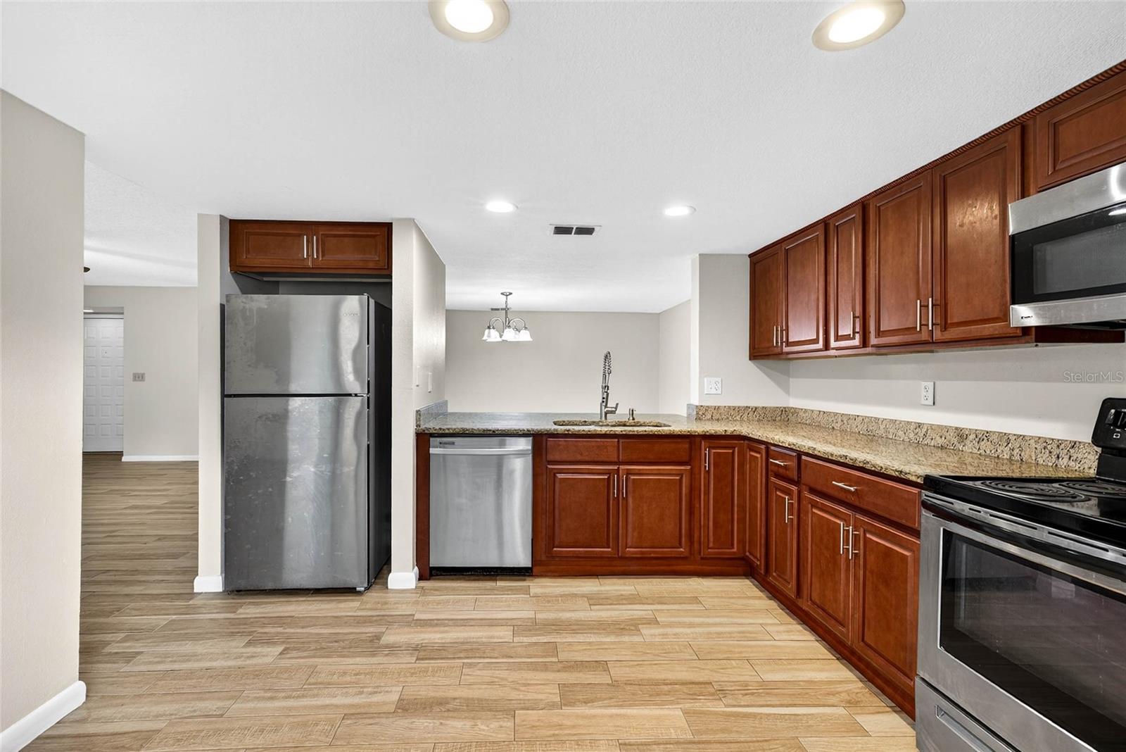 Image 12 of 33 For 7821 Niagara Avenue 2102