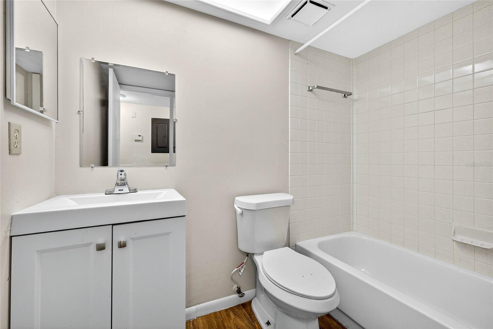 Image 19 of 33 For 7821 Niagara Avenue 2102