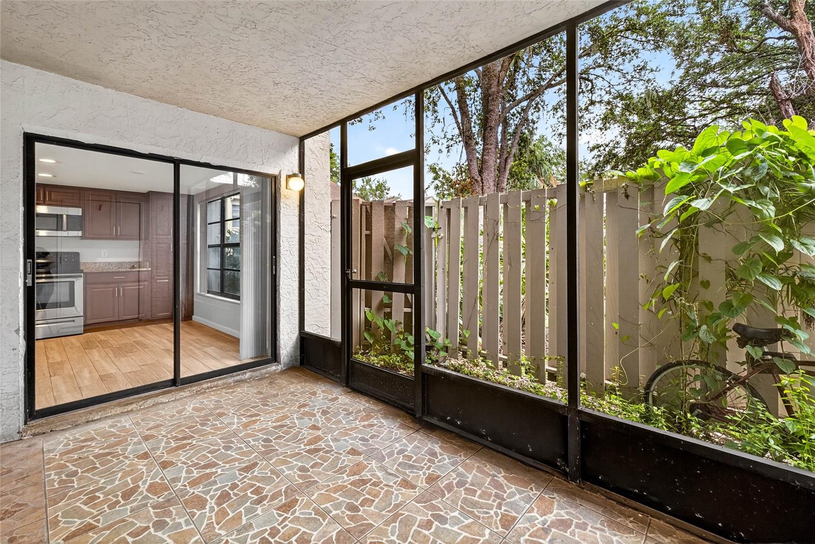 Image 25 of 33 For 7821 Niagara Avenue 2102