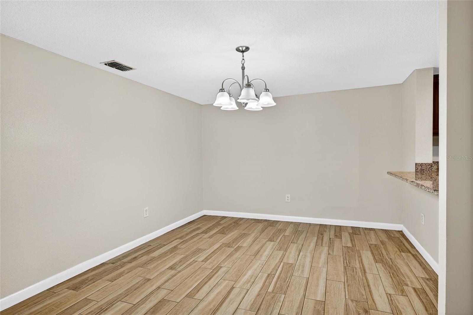 Image 8 of 33 For 7821 Niagara Avenue 2102