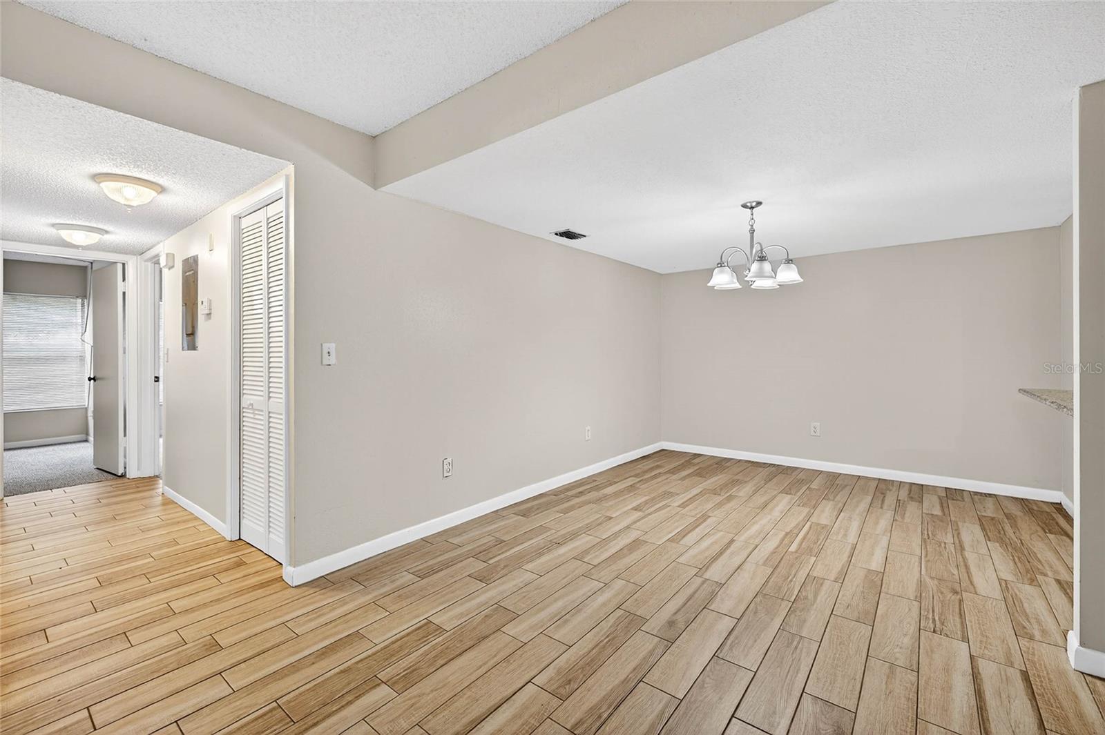 Image 9 of 33 For 7821 Niagara Avenue 2102