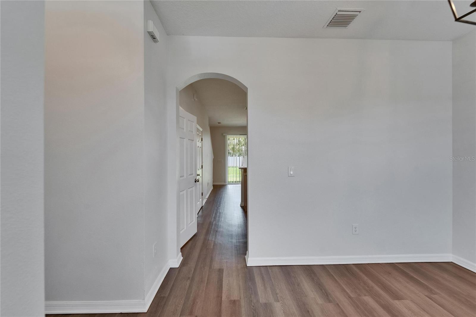 Image 10 of 47 For 8818 Red Beechwood Court