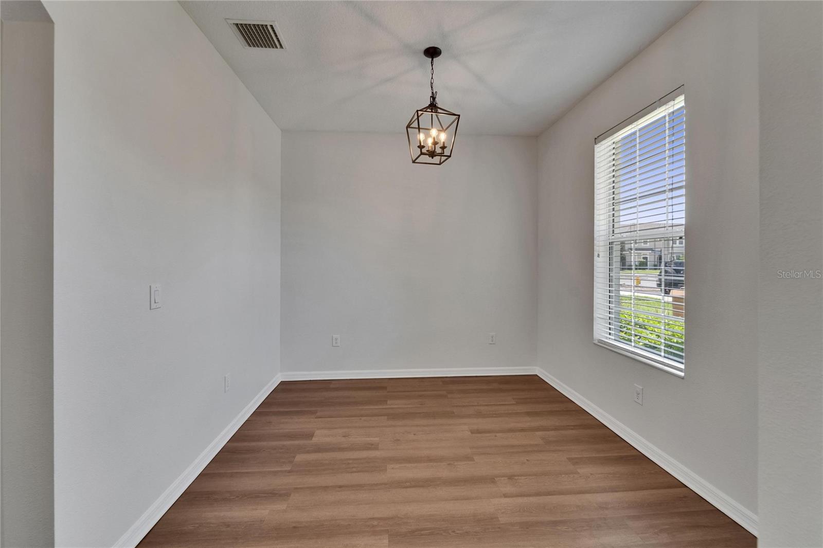 Image 11 of 47 For 8818 Red Beechwood Court