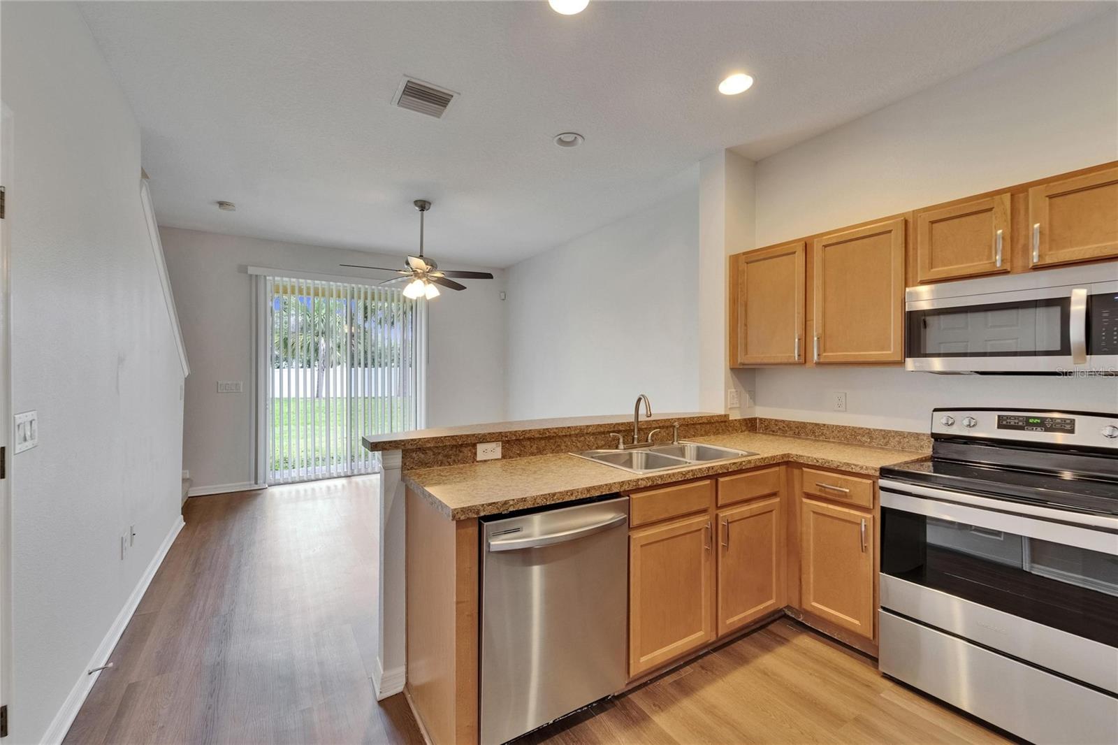 Image 16 of 47 For 8818 Red Beechwood Court
