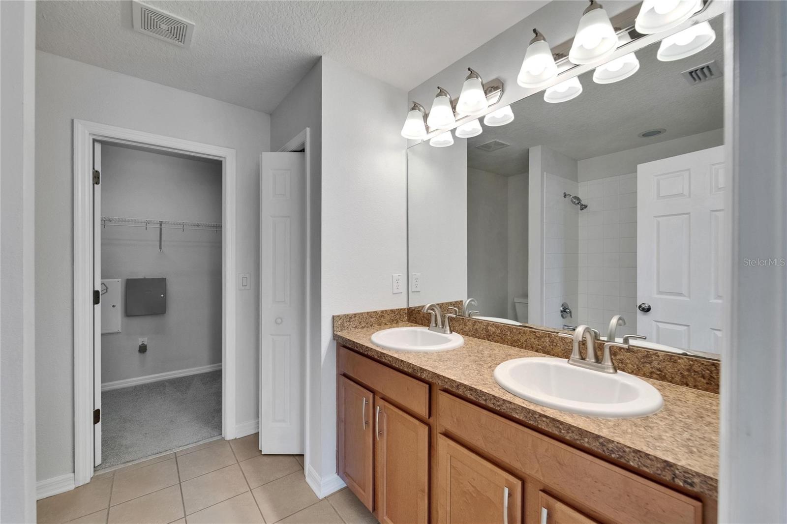 Image 40 of 47 For 8818 Red Beechwood Court