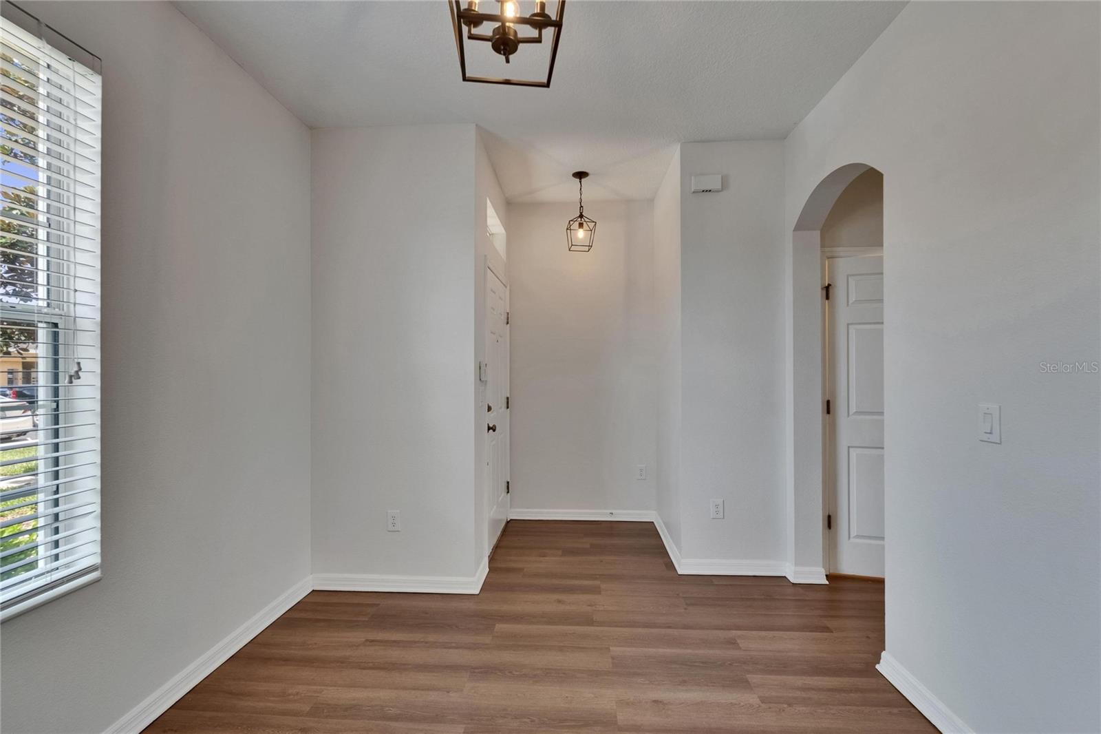 Image 9 of 47 For 8818 Red Beechwood Court