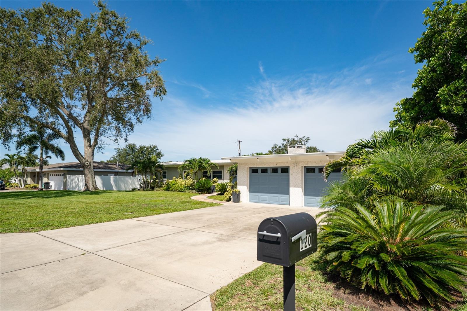 Listing photo id 9 for 120 Crestwood Lane