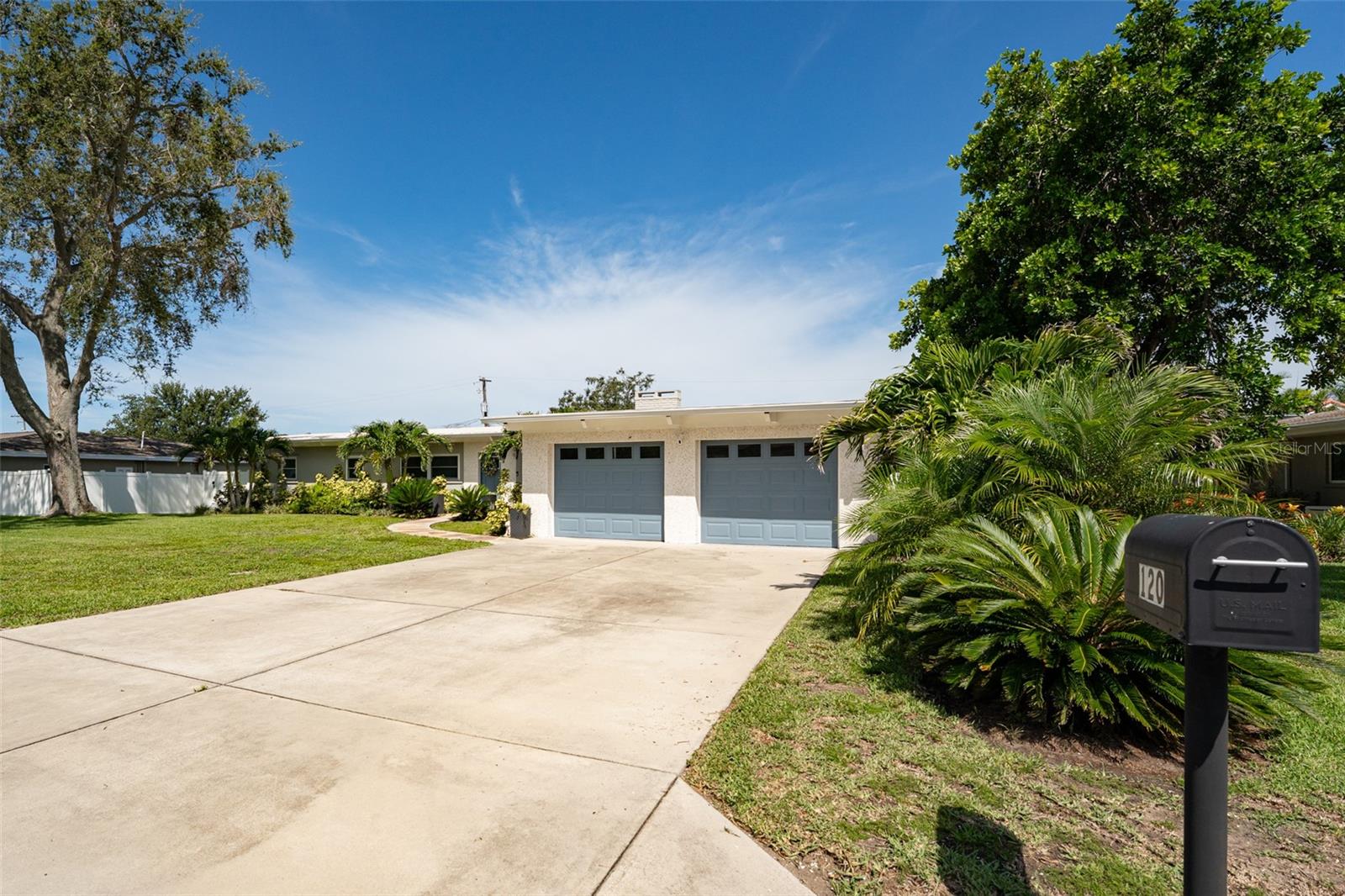 Listing photo id 10 for 120 Crestwood Lane