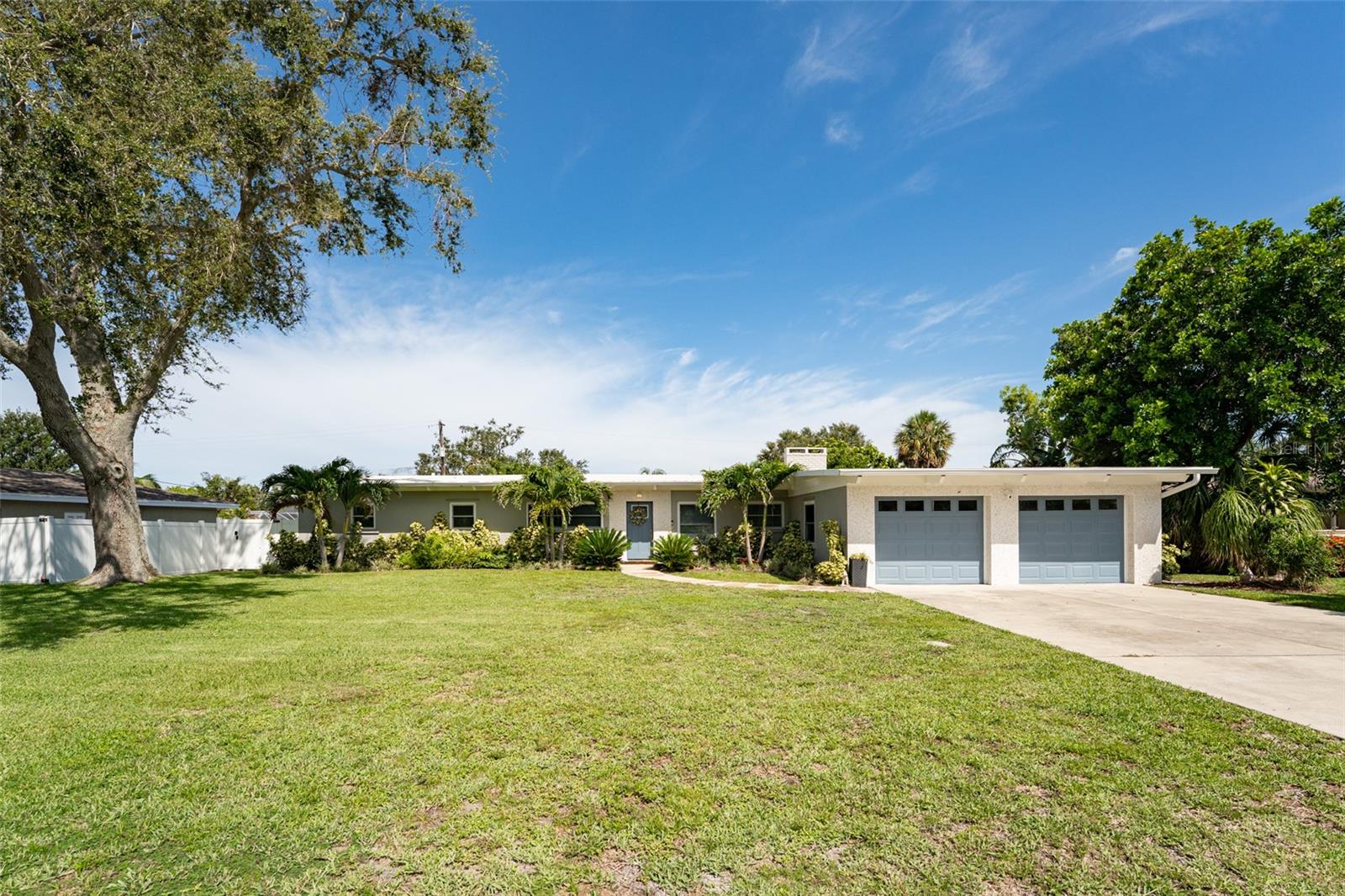 Listing photo id 11 for 120 Crestwood Lane