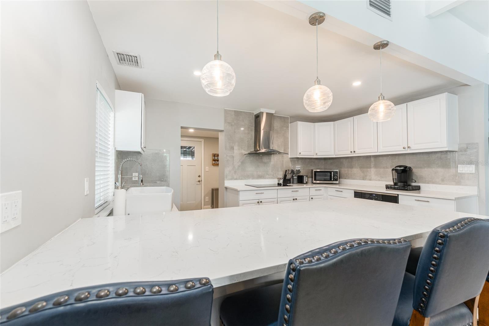 Listing photo id 17 for 120 Crestwood Lane