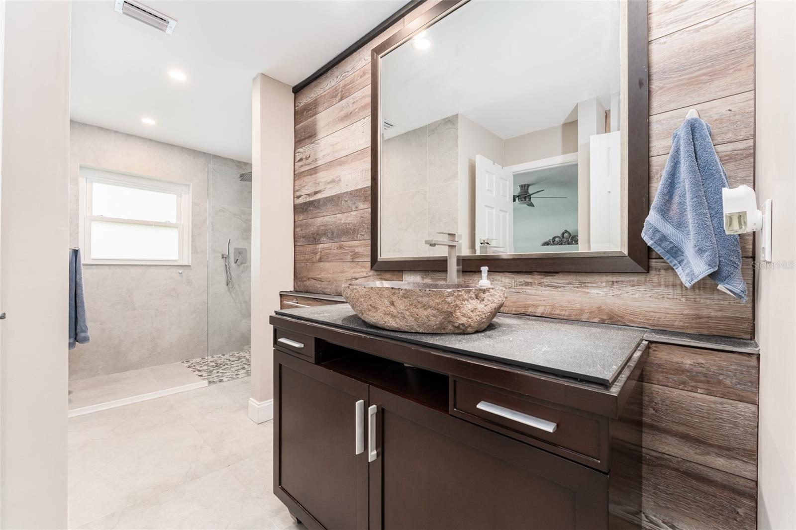 Listing photo id 26 for 120 Crestwood Lane