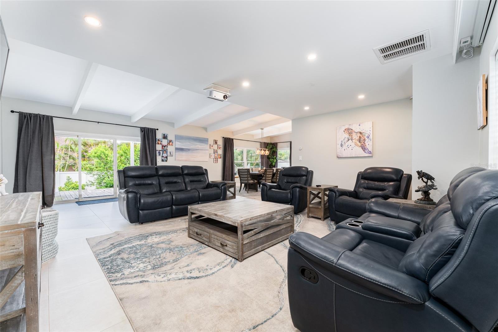 Listing photo id 1 for 120 Crestwood Lane