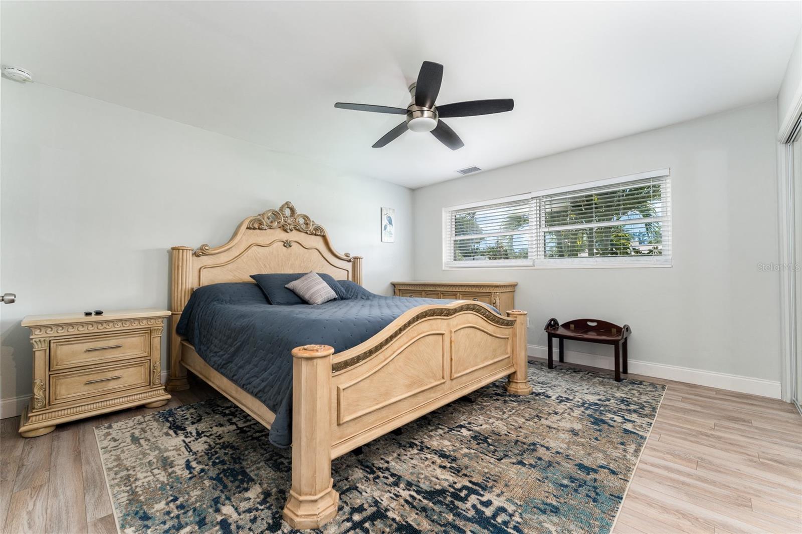 Listing photo id 28 for 120 Crestwood Lane