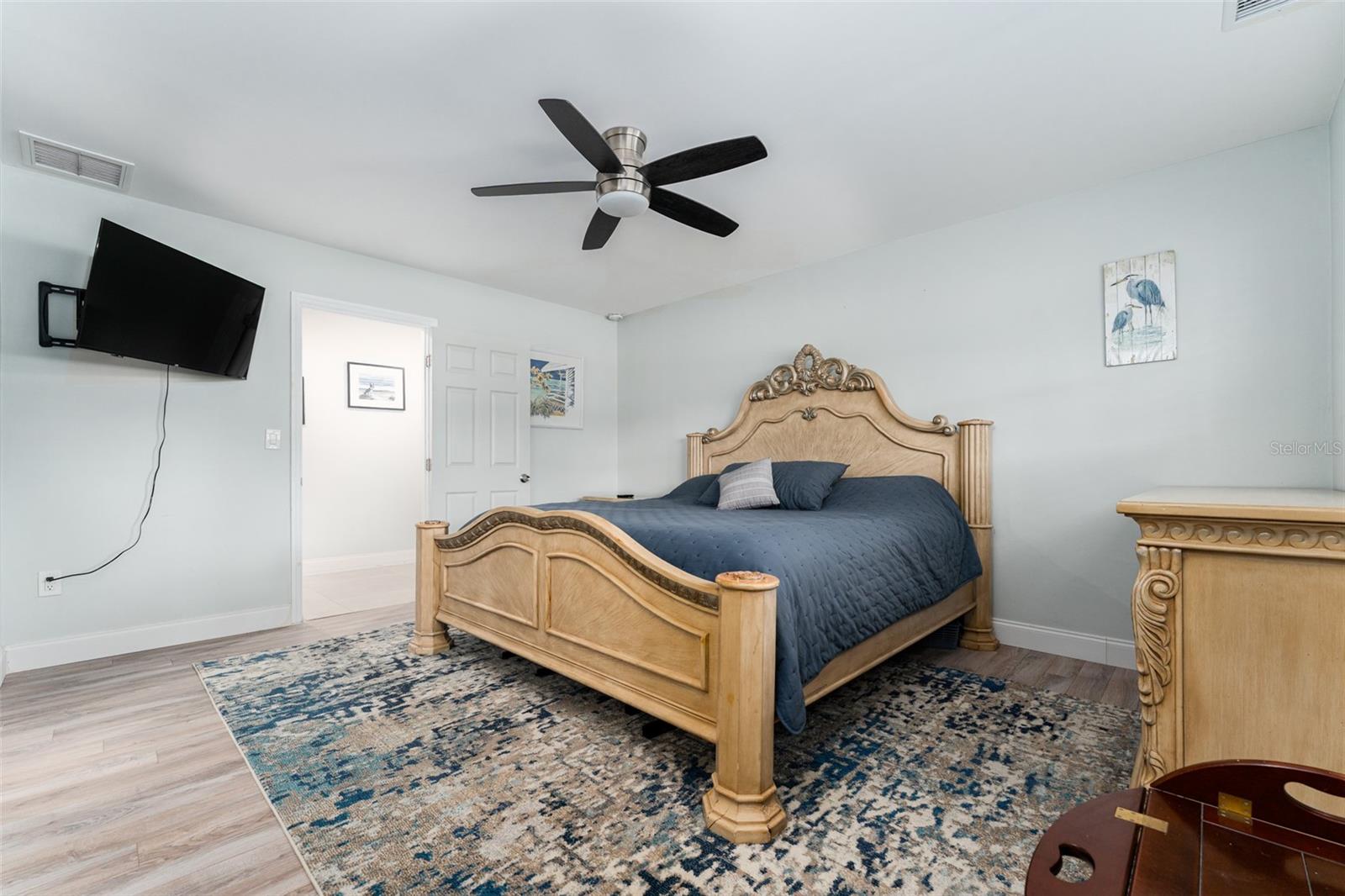 Listing photo id 29 for 120 Crestwood Lane