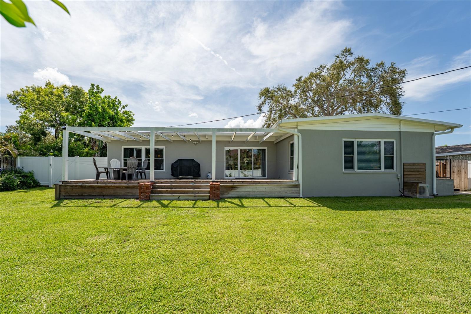 Listing photo id 30 for 120 Crestwood Lane