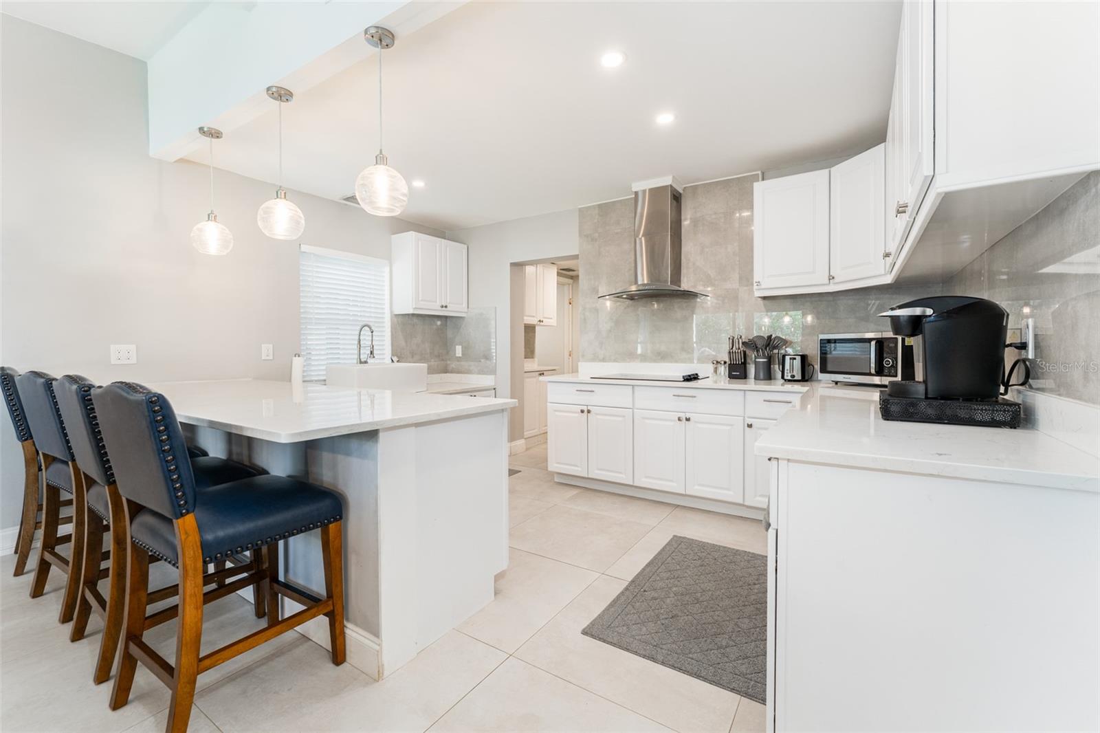 Listing photo id 2 for 120 Crestwood Lane