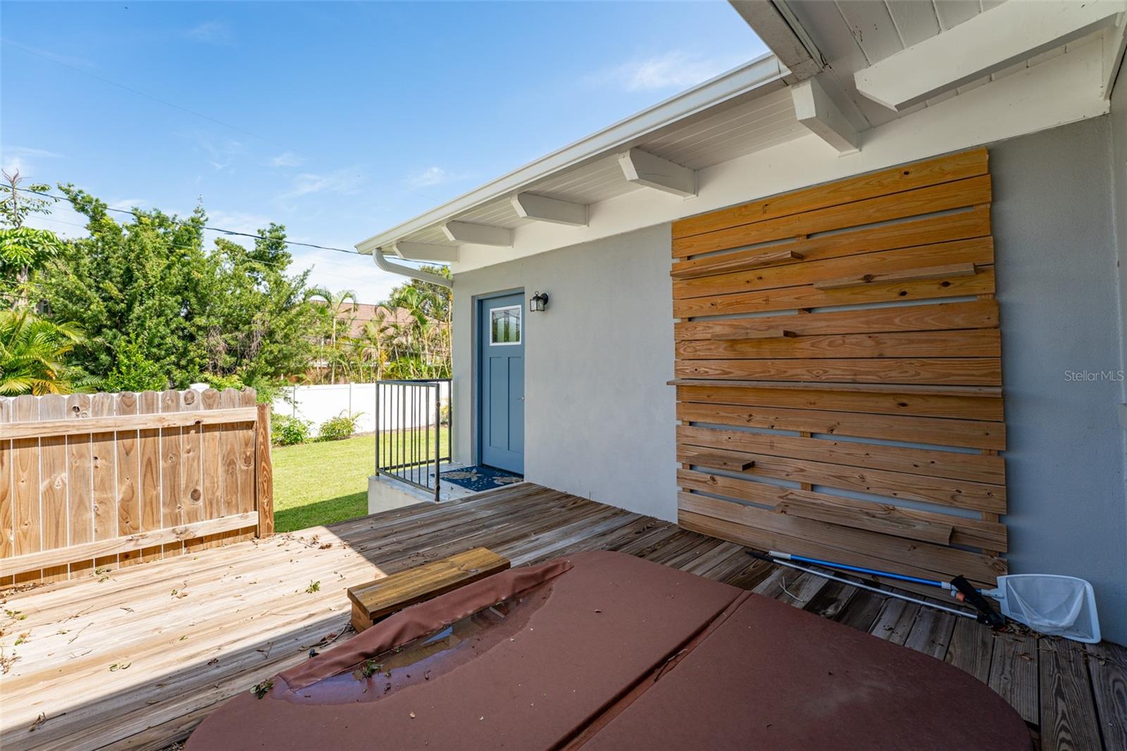 Listing photo id 42 for 120 Crestwood Lane