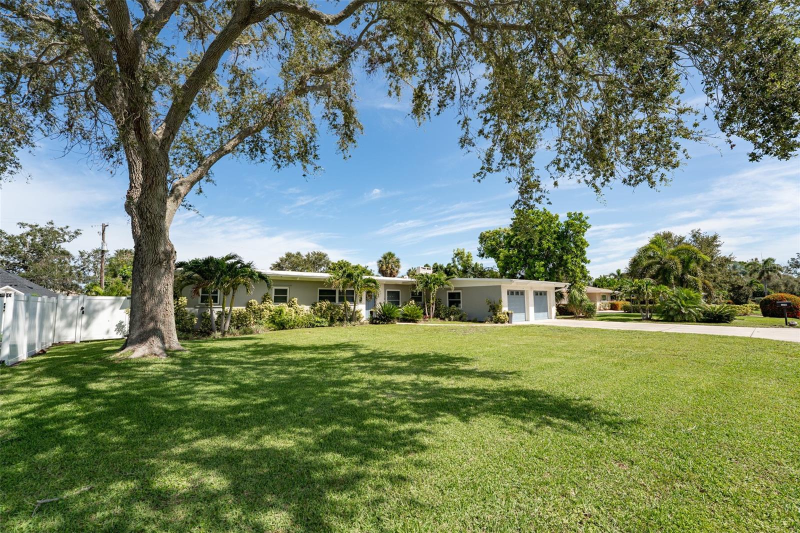 Listing photo id 6 for 120 Crestwood Lane