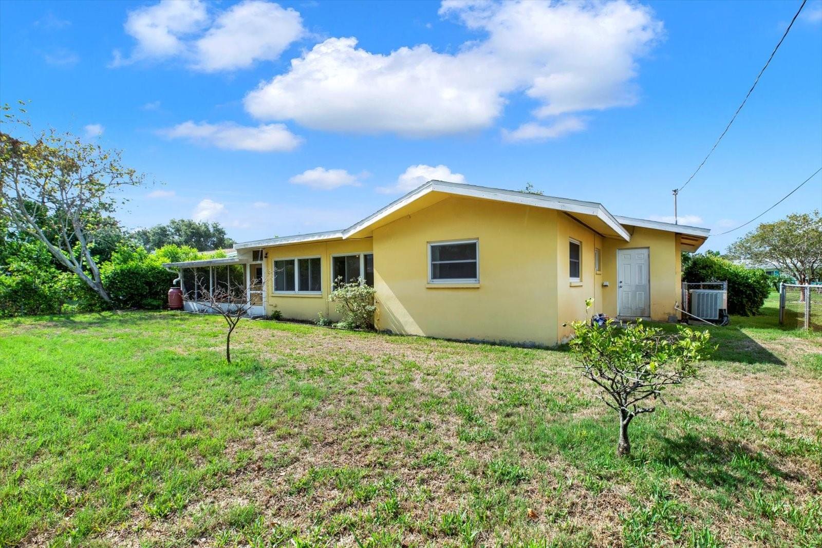 Image 17 of 24 For 13795 Antigua Drive