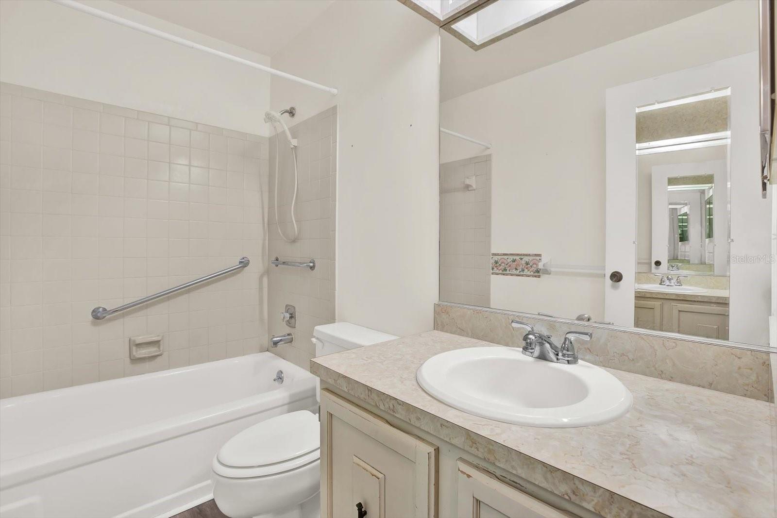 Image 16 of 28 For 1206 10th Circle Se