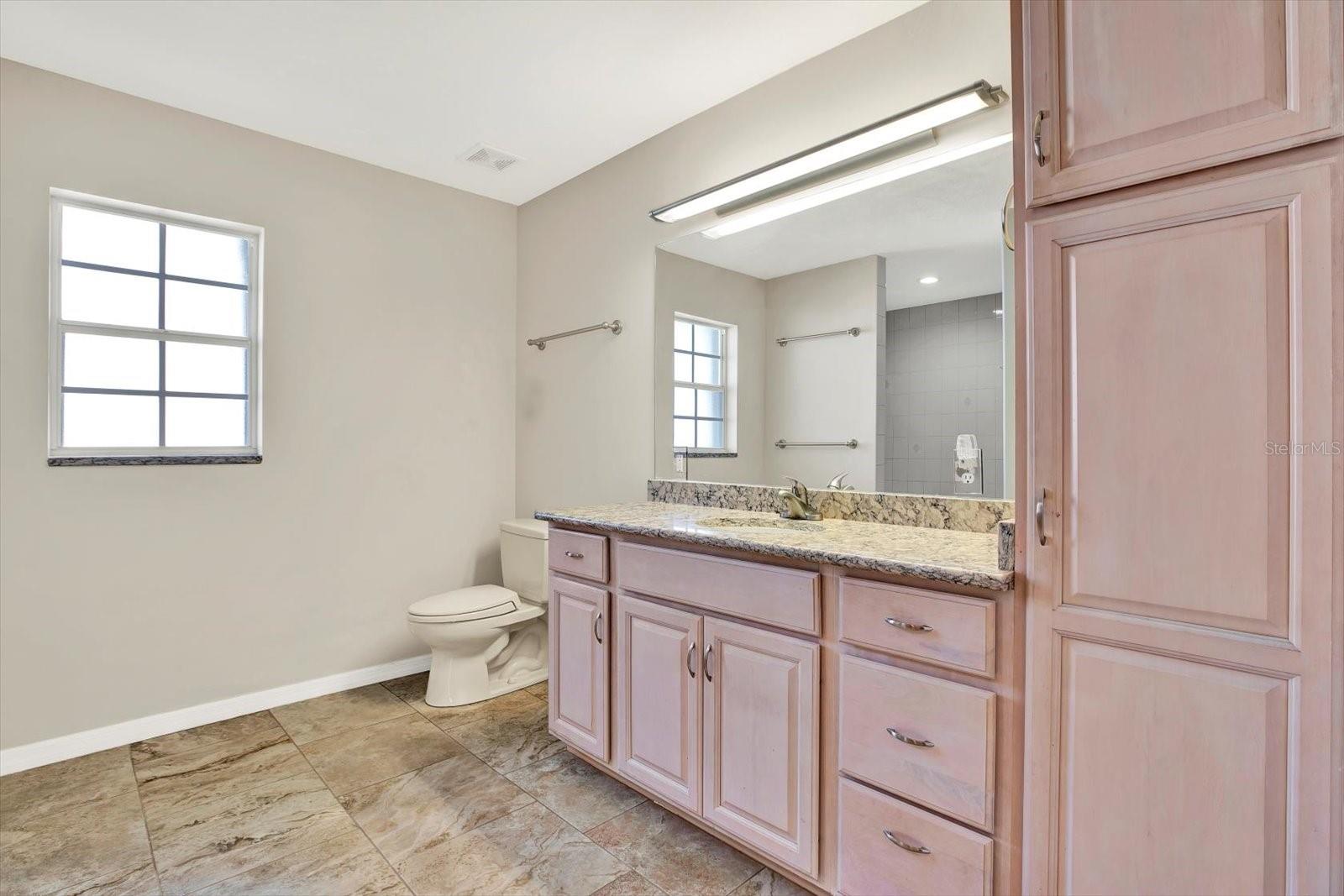 Image 21 of 50 For 6561 Exeter Court