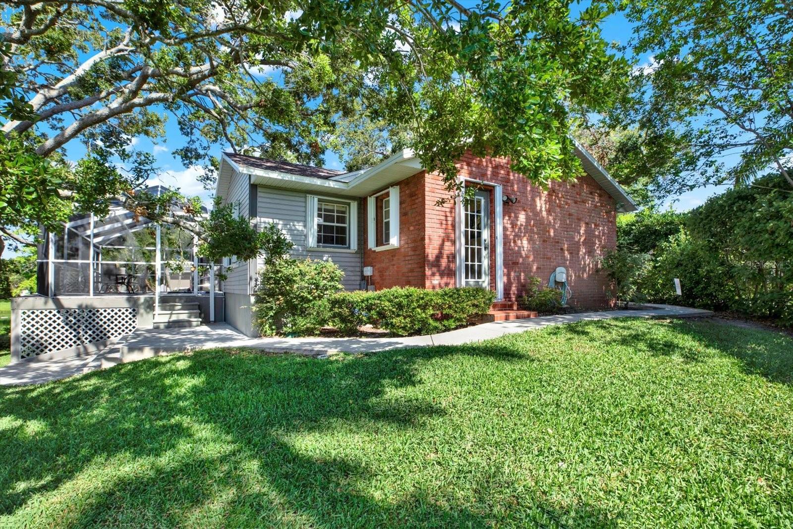 Image 41 of 50 For 6561 Exeter Court