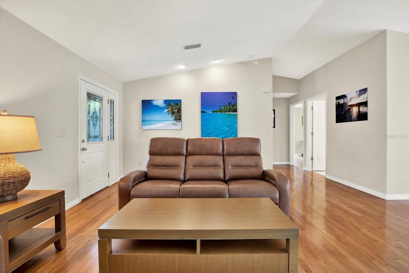 Image 6 of 50 For 6561 Exeter Court