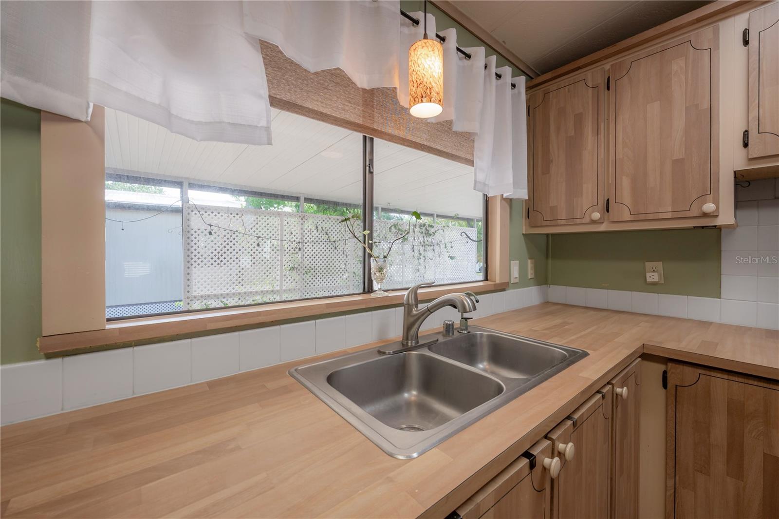 Image 16 of 59 For 8917 Fox Trail
