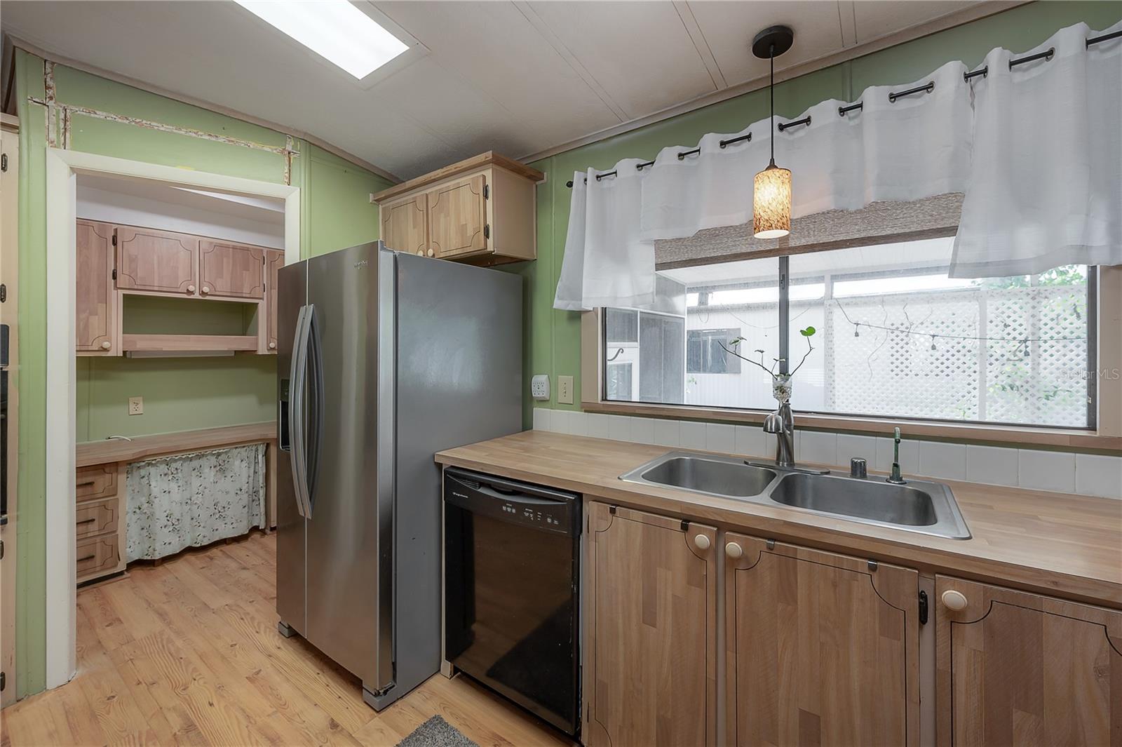 Image 20 of 59 For 8917 Fox Trail