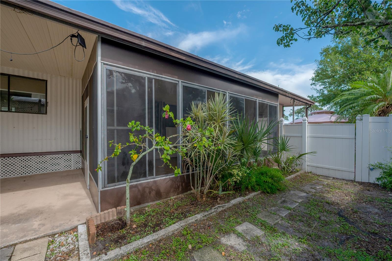 Image 37 of 59 For 8917 Fox Trail