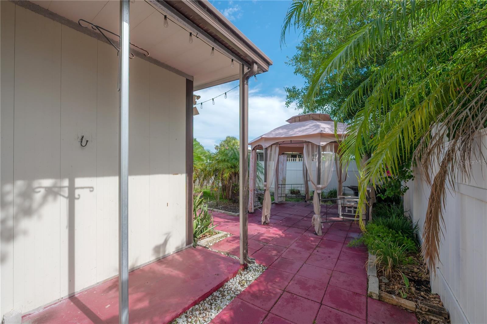 Image 39 of 59 For 8917 Fox Trail