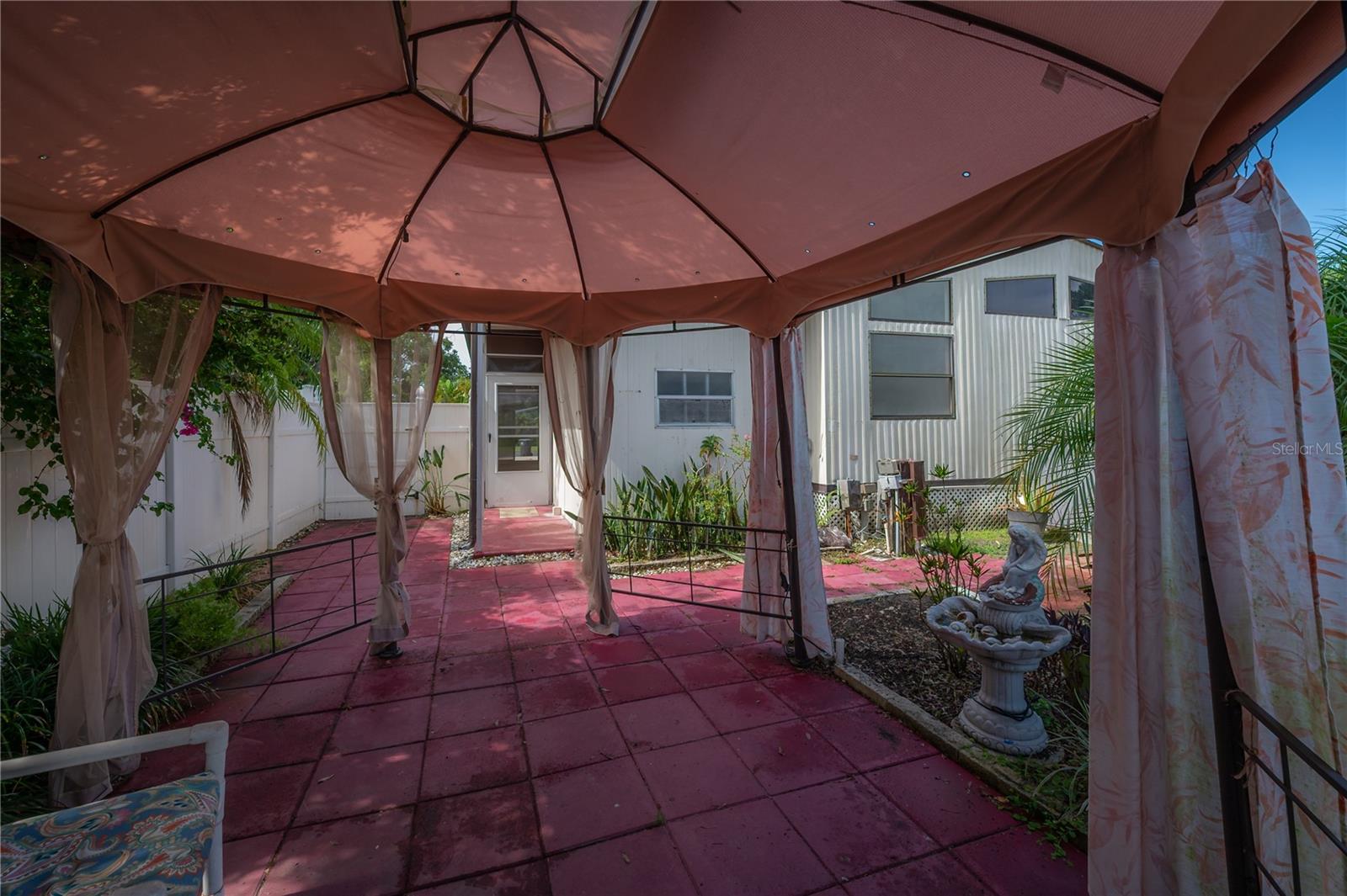 Image 42 of 59 For 8917 Fox Trail