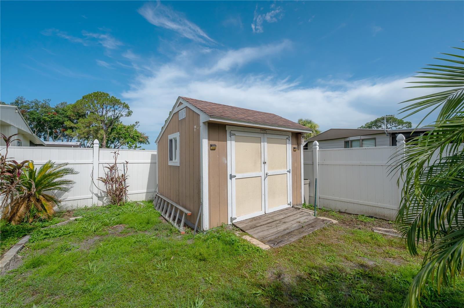 Image 43 of 59 For 8917 Fox Trail