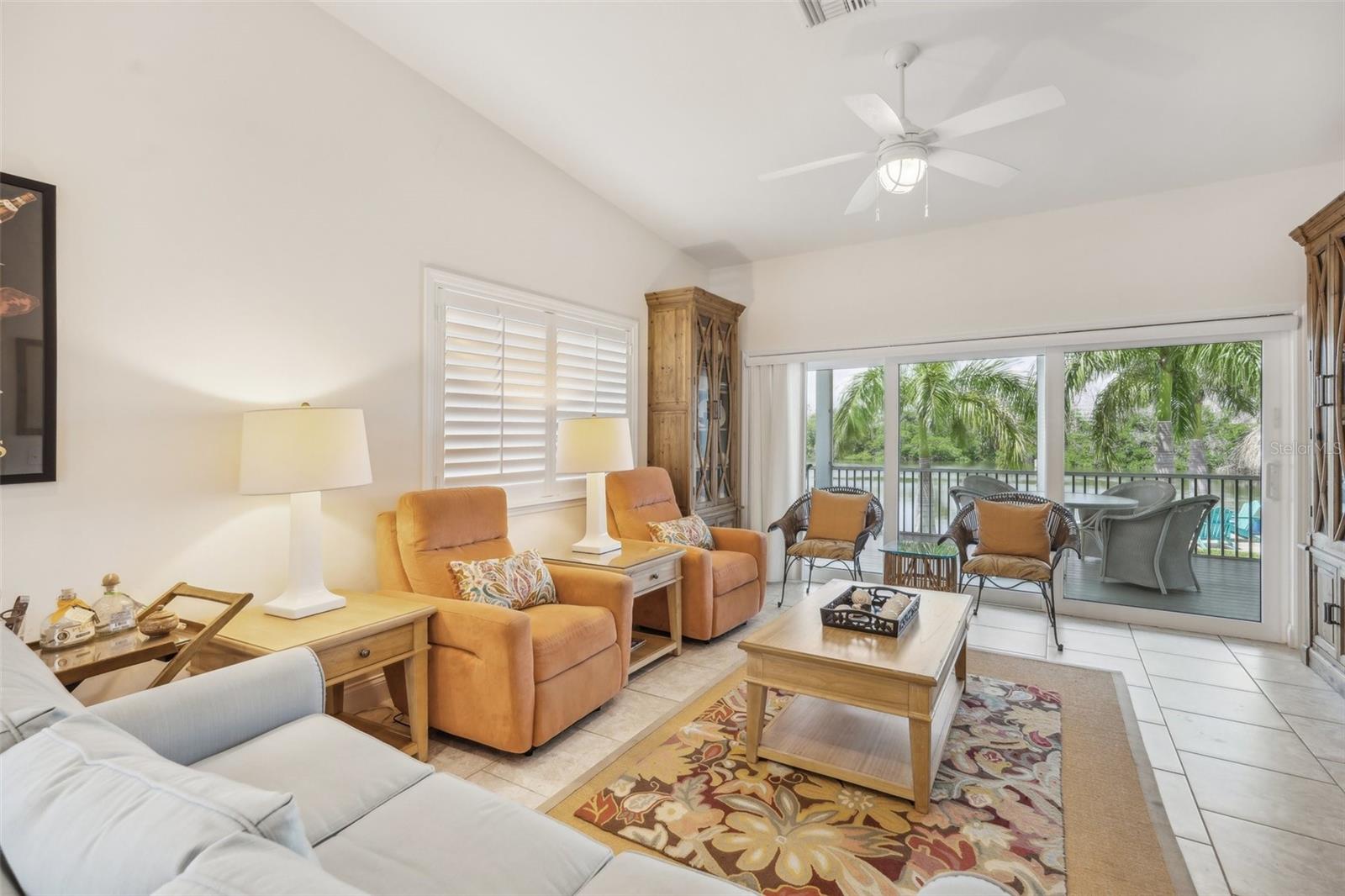 Image 14 of 41 For 3947 Coconut Drive
