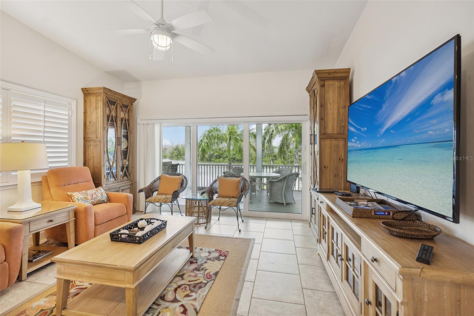 Image 15 of 41 For 3947 Coconut Drive