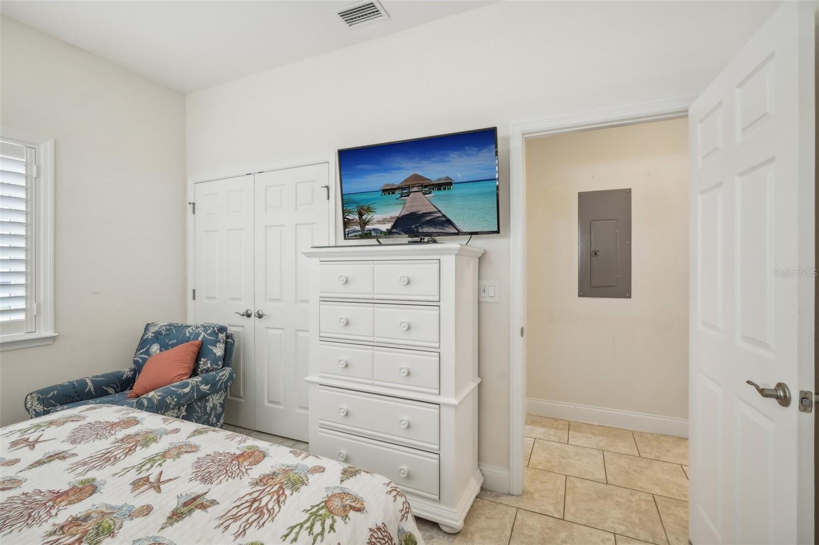 Image 22 of 41 For 3947 Coconut Drive