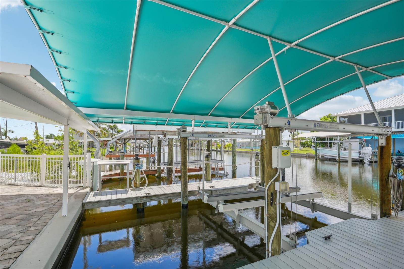 Image 31 of 41 For 3947 Coconut Drive